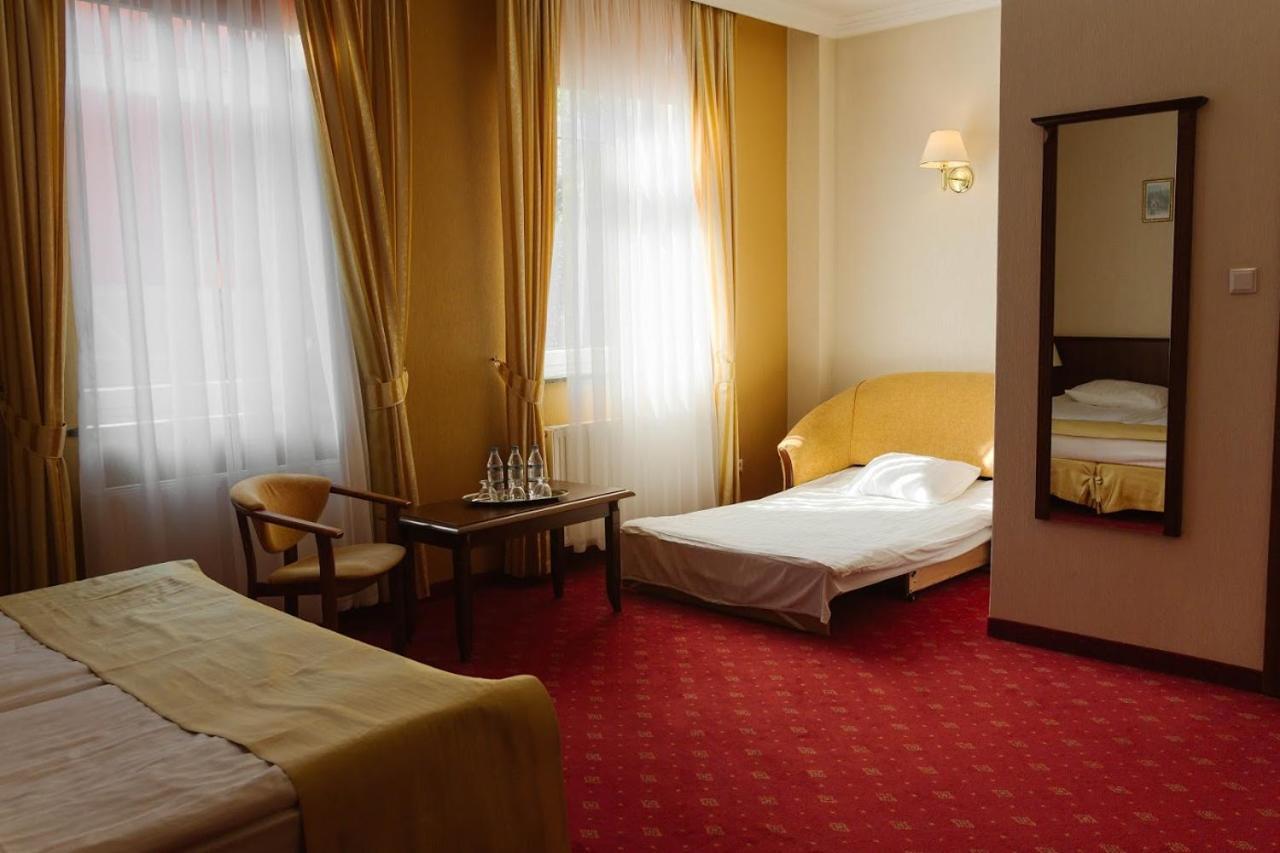 Hotel Jakub Sobieski Олава Экстерьер фото