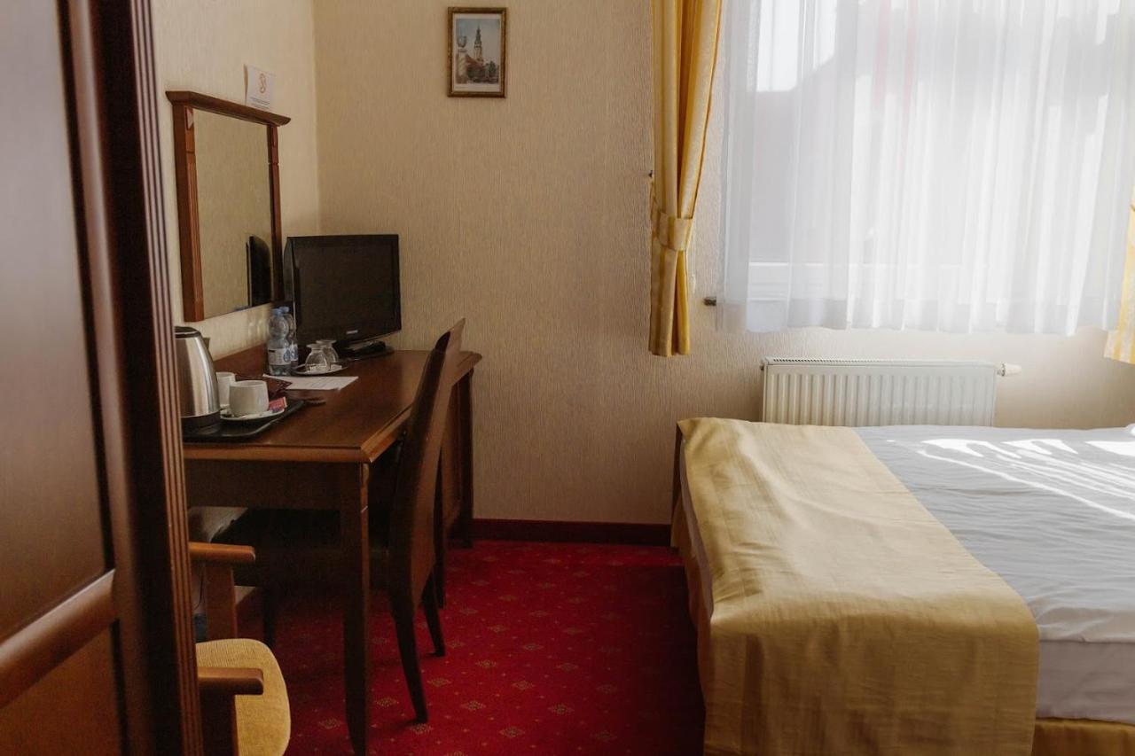 Hotel Jakub Sobieski Олава Экстерьер фото