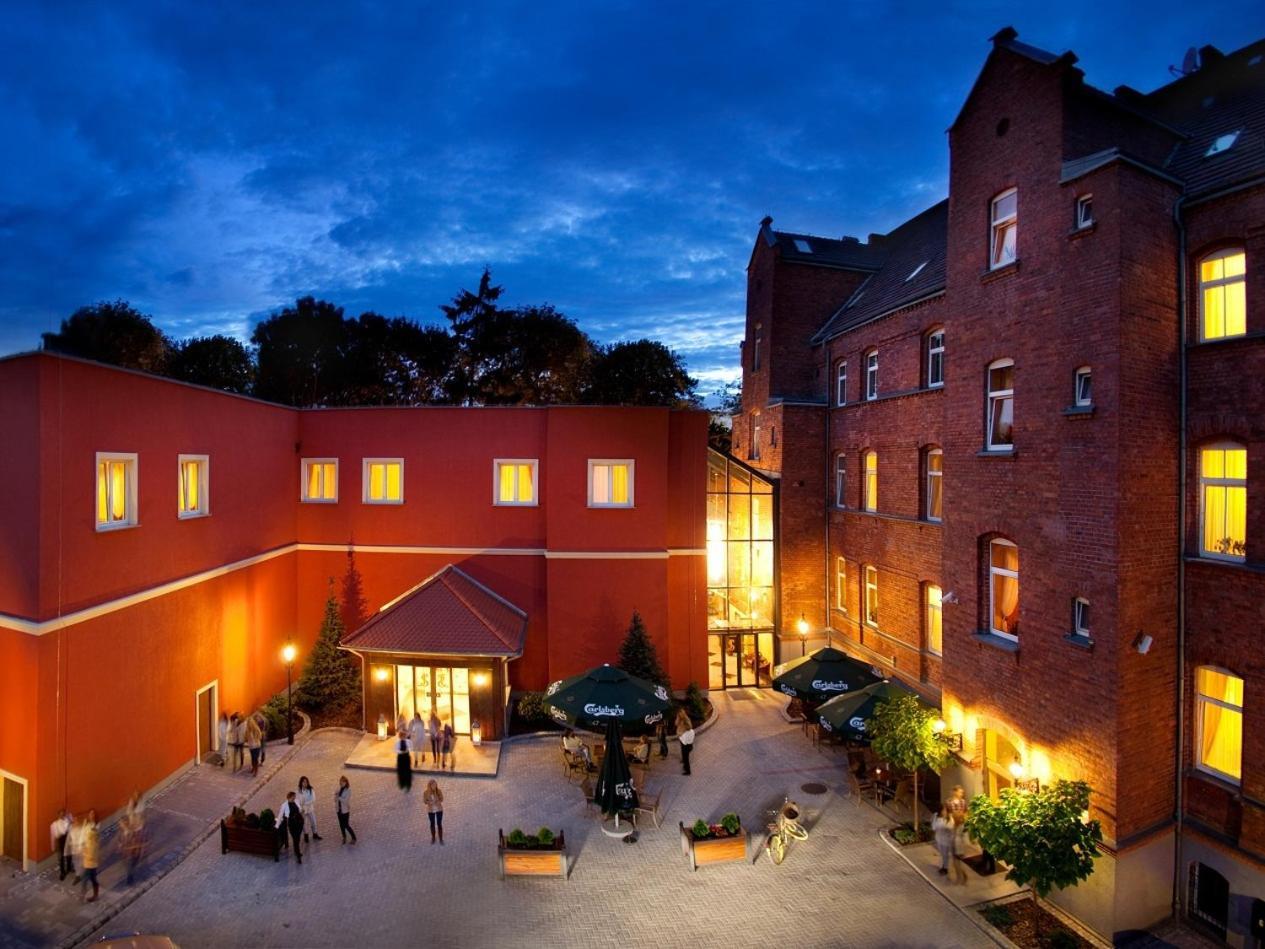 Hotel Jakub Sobieski Олава Экстерьер фото